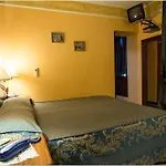 Degli Amici Bed & Breakfast