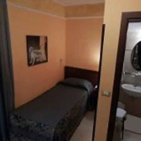 Degli Amici Oda ve Kahvaltı Ciampino