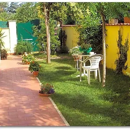 Bed & Breakfast Degli Amici 3*